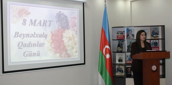 “Heydər Əliyev və Azərbaycan dövlətçiliyində qadın siyasəti” mövzusunda dəyirmi masa keçirilib