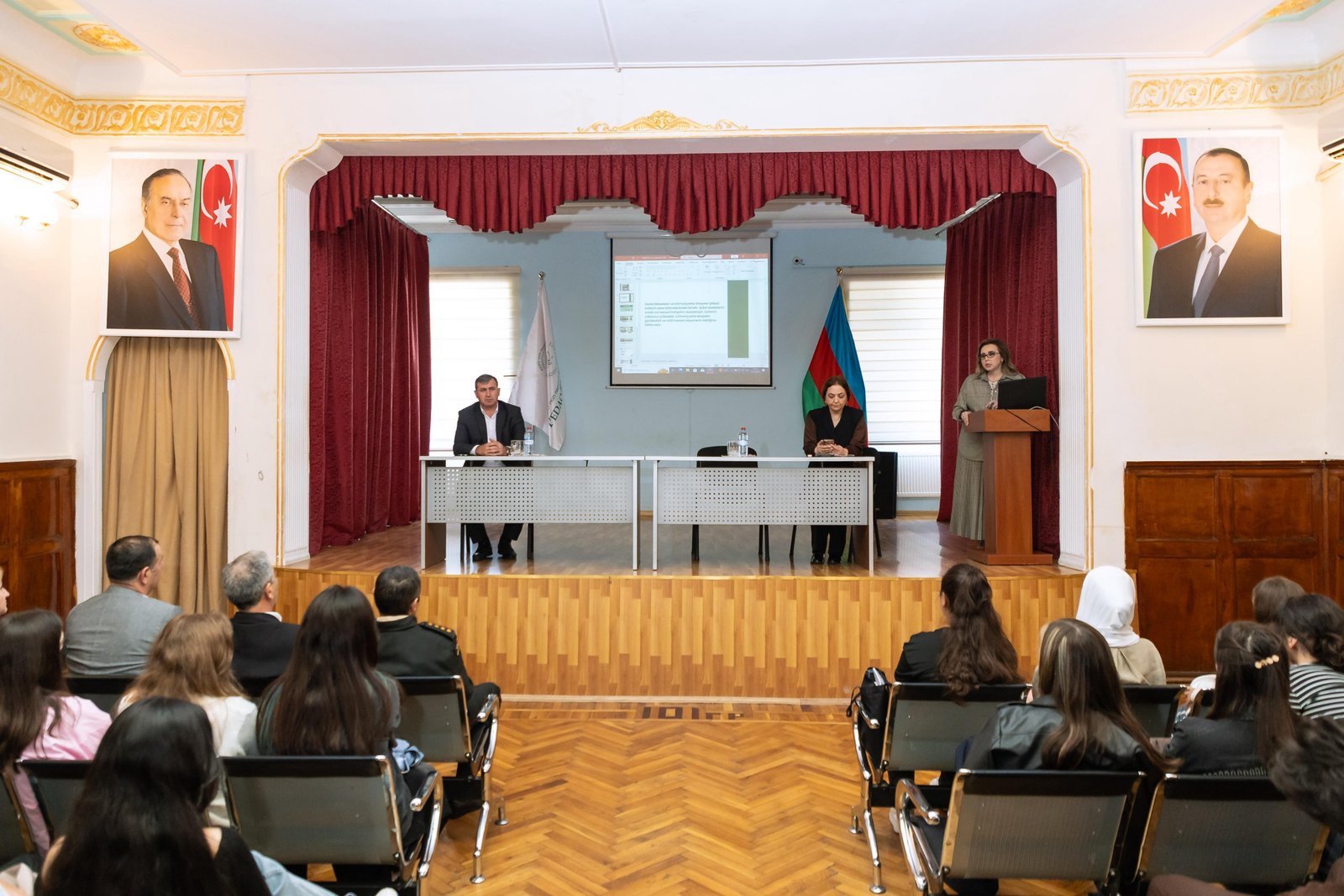 ADPK-da I kurs İncəsənət və fiziki tərbiyə, Sosial iş, Ailə və ev təhsili tələbələri ilə orientasiya görüşü keçirilib