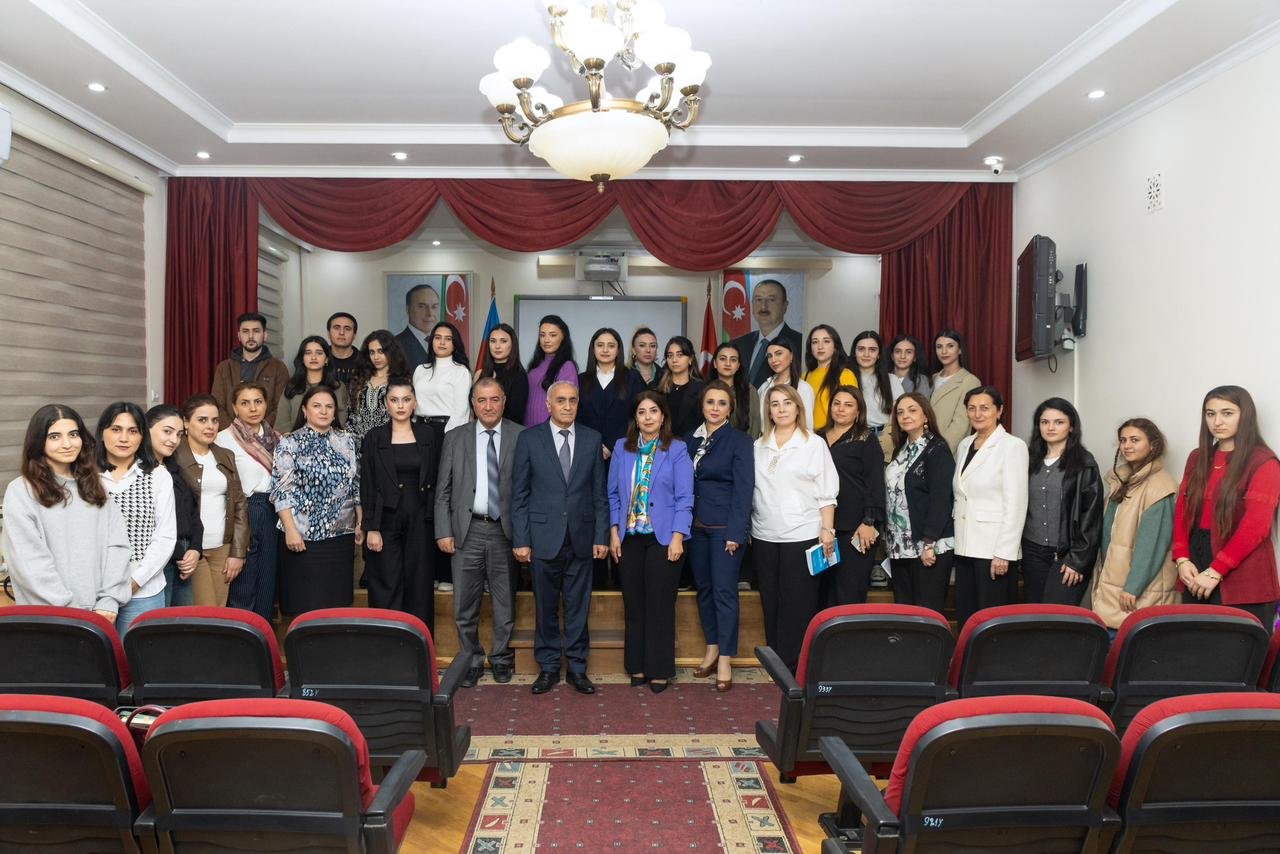 ADPU-nun magistrantları Pedaqoji Kollecin idarəetmə fəaliyyəti ilə tanış olublar