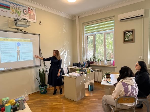 “Conversation Club” tələbələrin ingilis dili danışıq bacarıqlarını gücləndirir