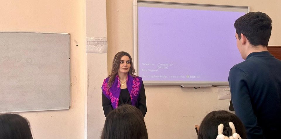 “Conversation Club” çərçivəsində peşəkar təqdimat mövzusunda görüş keçirilib