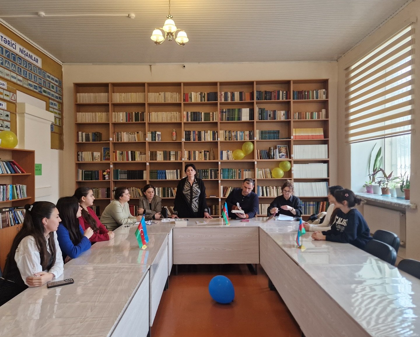 “Konstitusiya və Suverenlik İli” mövzusunda dəyirmi masa keçirilib