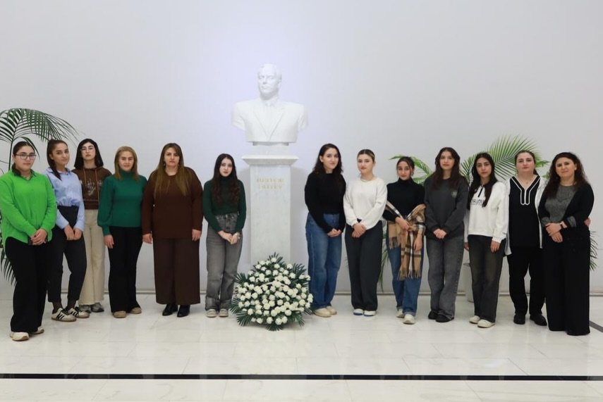 Məktəbəqədər təhsil ixtisasının tələbələri Mərkəzi Elmi Kitabxanada ekskursiyada olublar