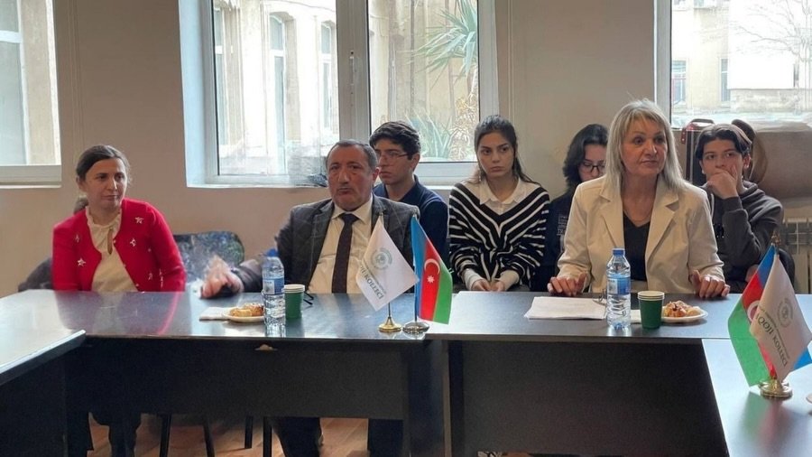 “Müasir gənclik ənənələri qoruyurmu?” mövzusunda debat keçirilib