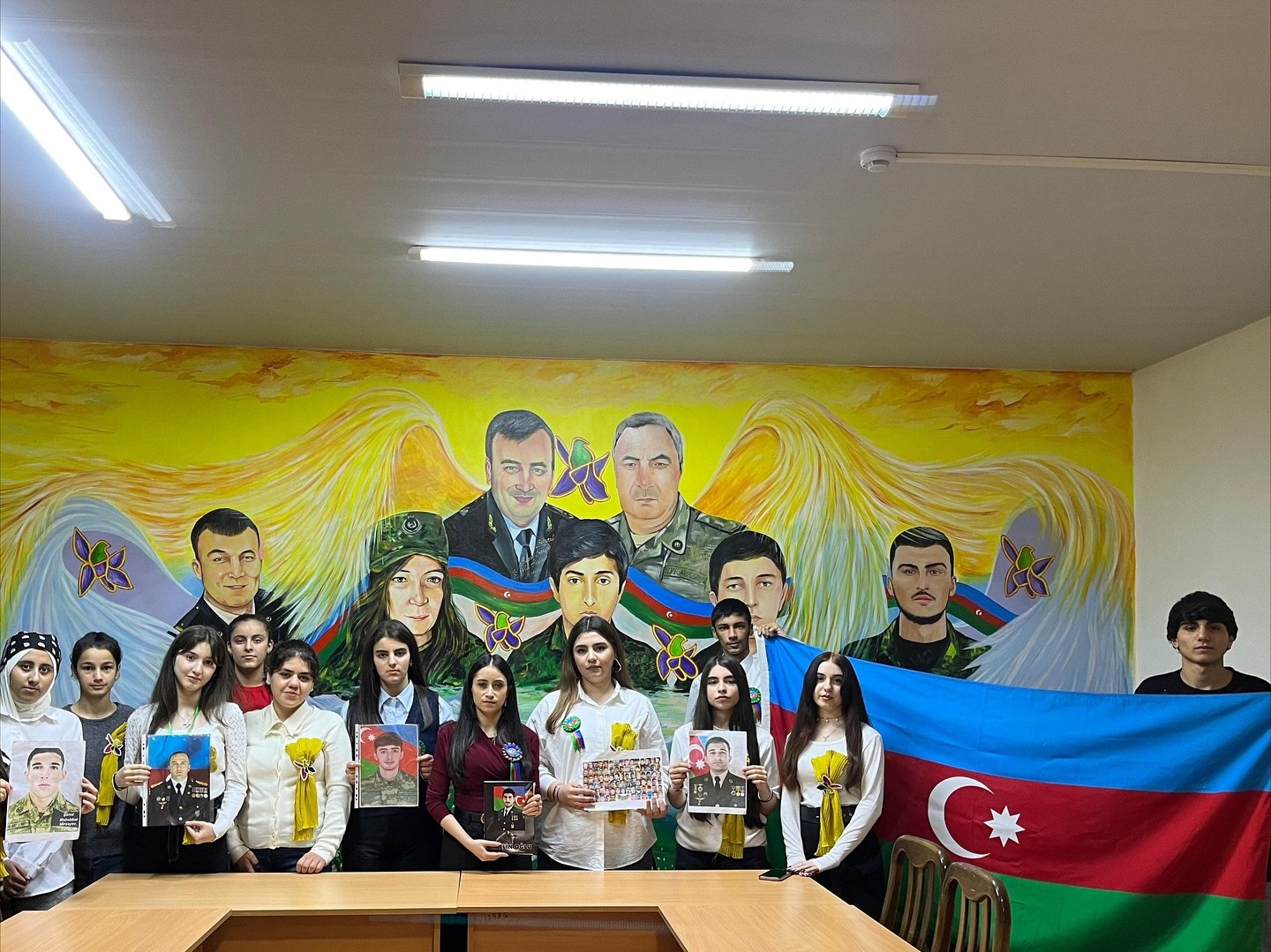 “Qəhrəmanlıq zirvəsi” auditoriyasında Zəfər Gününə həsr olunmuş dərslər keçirilib