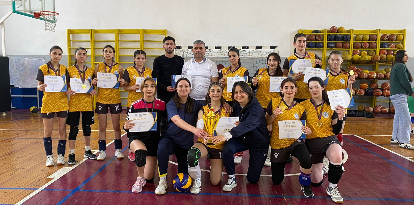 “Şəhərsalma və Memarlıq İli” çərçivəsində voleybol turniri başa çatdı – ADPK I yerin qalibi oldu