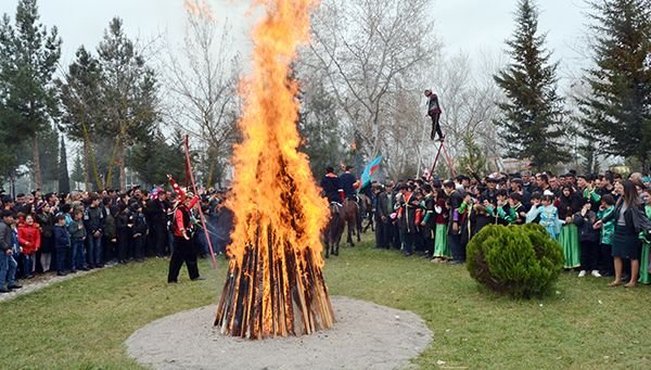 Sevda Axundovanın “Novruz tonqallarının işığında” məqaləsi dərc olunub
