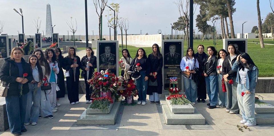 Sosial iş ixtisasının tələbələri  II Fəxri Xiyabanı ziyarət ediblər