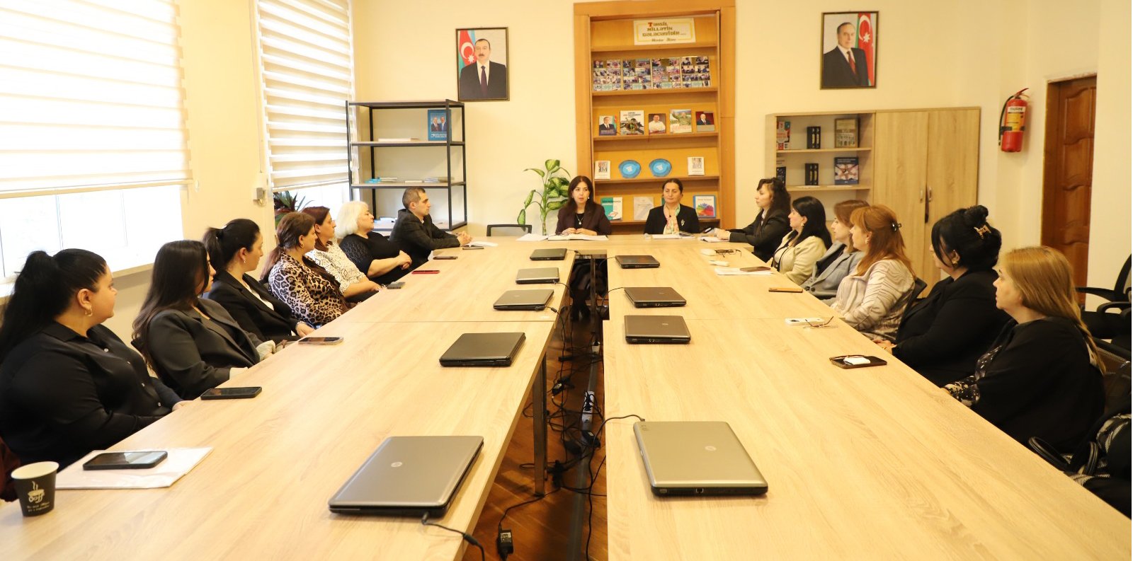 Sosial iş və Menecment, eləcə də Humanitar FBK müəllimləri ilə birgə iclas keçirildi