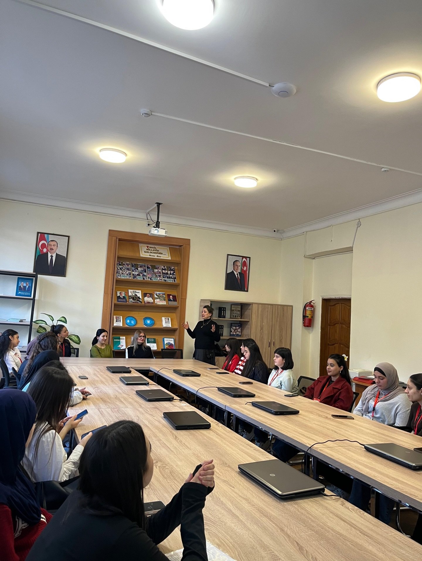 Tələbələrin iştirakı ilə “Vətən sevgisi” mövzusunda disput keçirilib