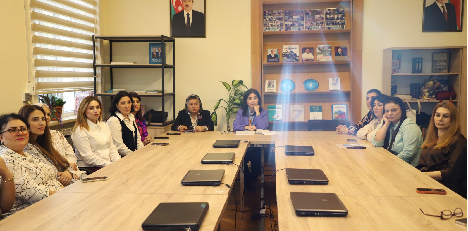 Xarici dillər fənn birləşməsi müəllimləri ilə iclas keçirilib
